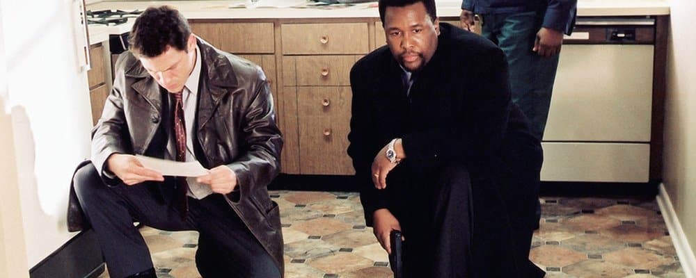 The Wire Revealed - Holding Gun