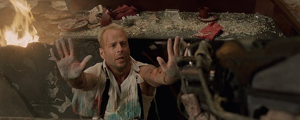 The Fifth Element Revealed - Korben Dallas Fhloston Explosion