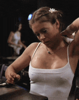 Animated GIF No Bra Celebrities 5 - Alyssa Milano with no bra