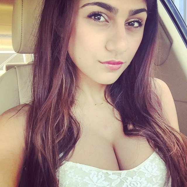 Seductive Mia Khalifa – Porn Star can be Funny too