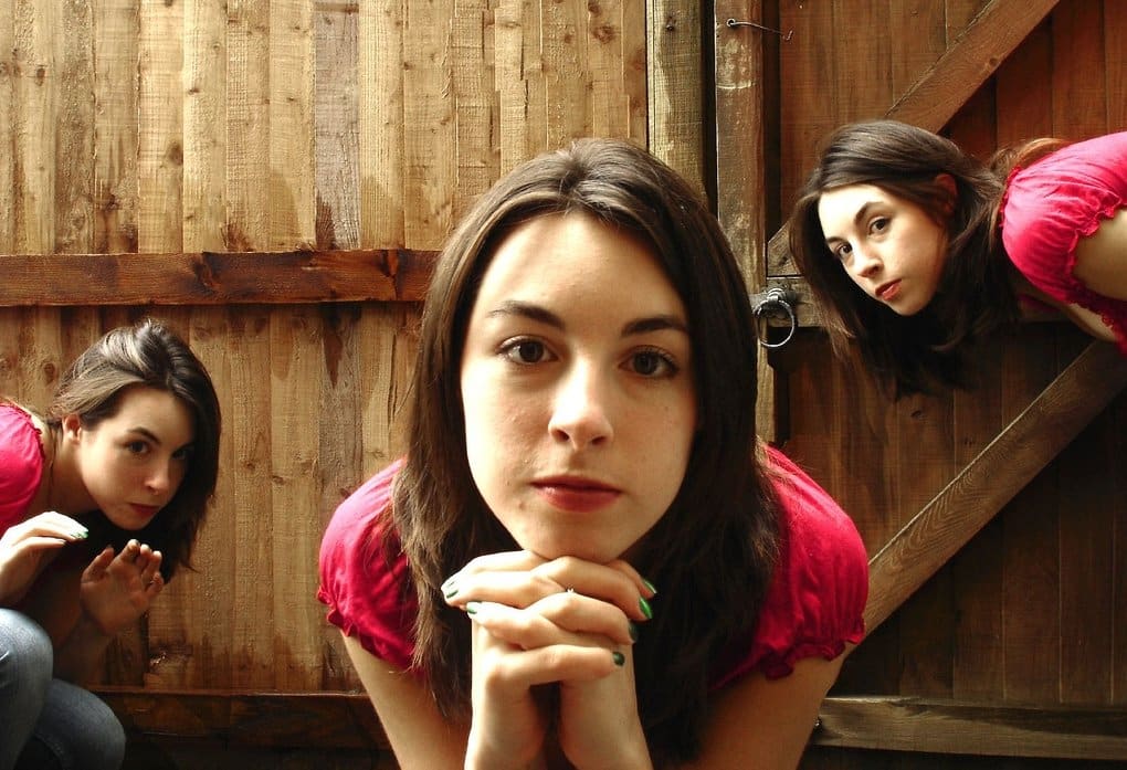 Clone Selfie 6 Girl looking