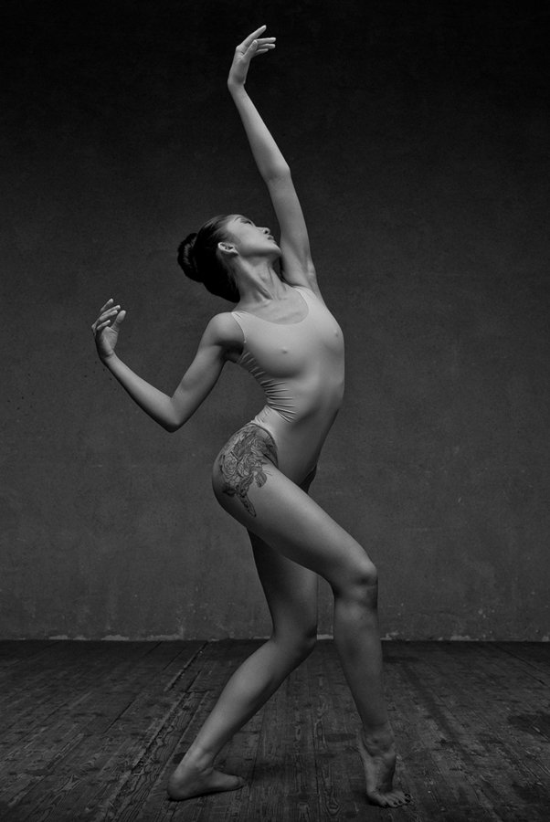 Dance Photography 6b one hand up