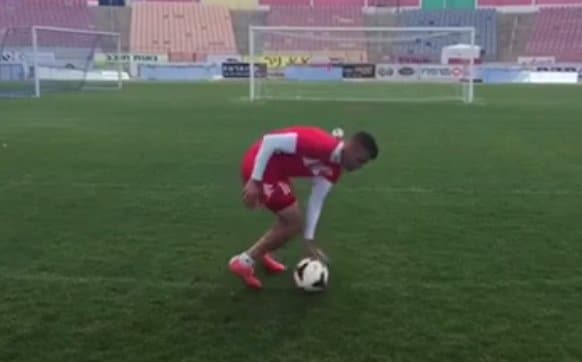 Dizzy Soccer – This pro soccer player couldn’t believe how difficult and funny it is