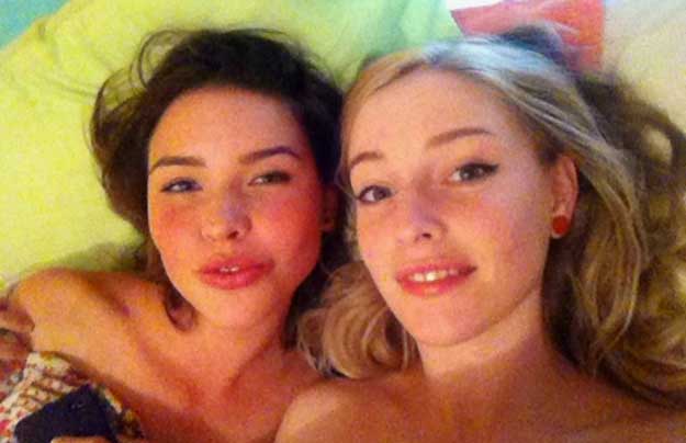 Girl-on-girl, new trend to post on Instagram After Sex Selfies