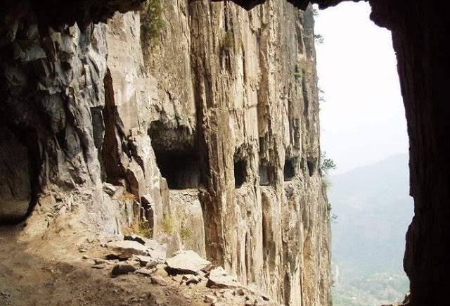 Guoliang Tunnel Road, China 2 Dangerous road