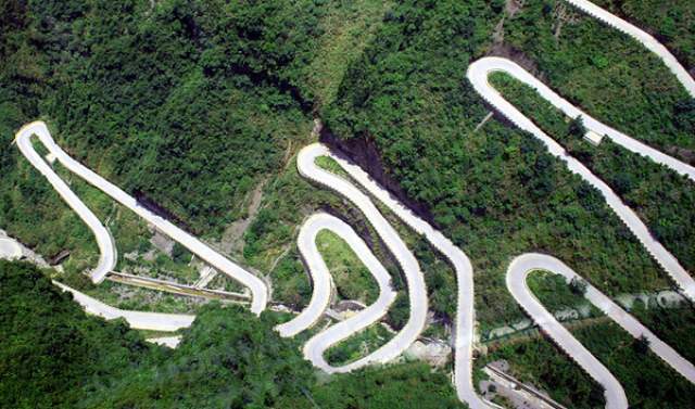 Heaven Linking Avenue, China 2 Dangerous roads