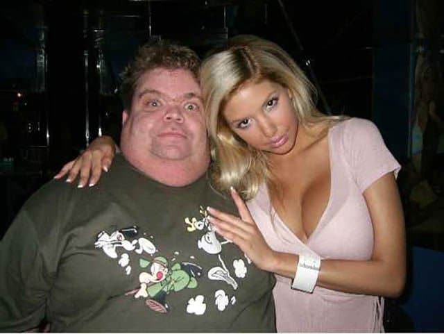 Hotty with a fatty!! Unbelievable Lucky Nerds