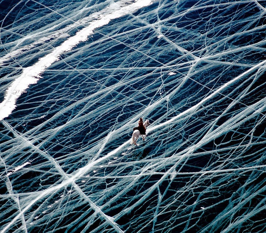 Frozen Lakes – How Waterbodies Turned Into A Piece of Art