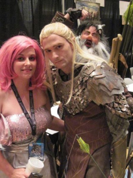 Isn't it 21st Century, OMG! There's a Guy behind the back!! funny photoboms