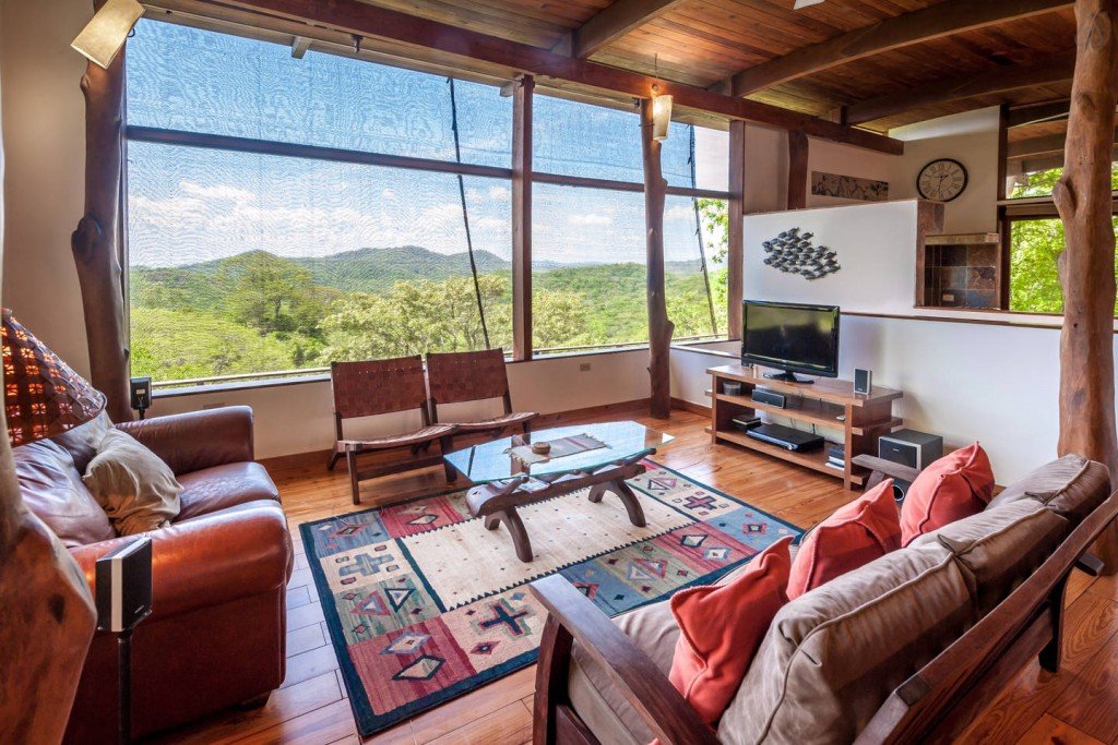 Jungle Tree House Romantic AirBNB