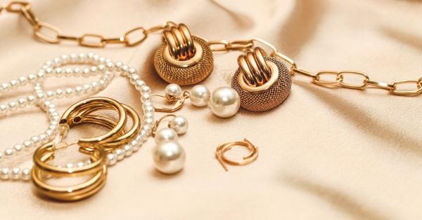 Keep-It-Forever Sparkle: A Fresh Guide to Building a Capsule Jewelry Collection
