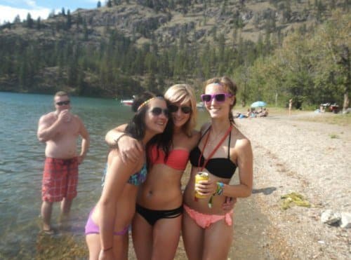 Pervert always follow the beauty Funny Photobombs