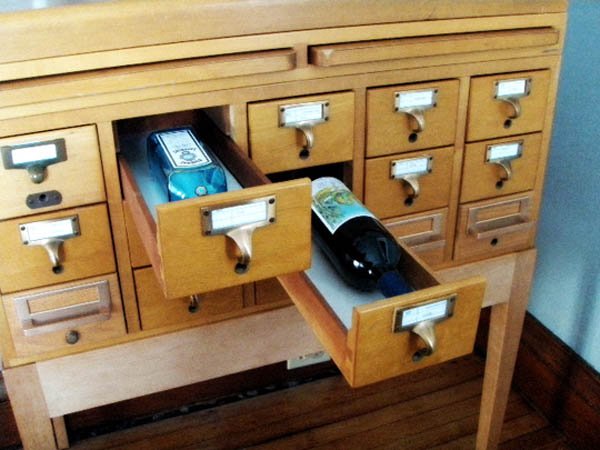 Repurpose a Card Catalogue Into a Mini Bar Upcycling