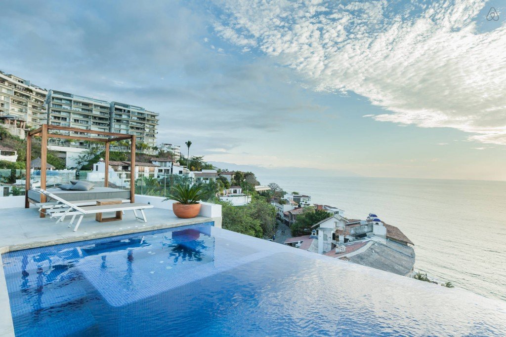 Romantic Amapas with Infinity Pool Romantic AirBNB