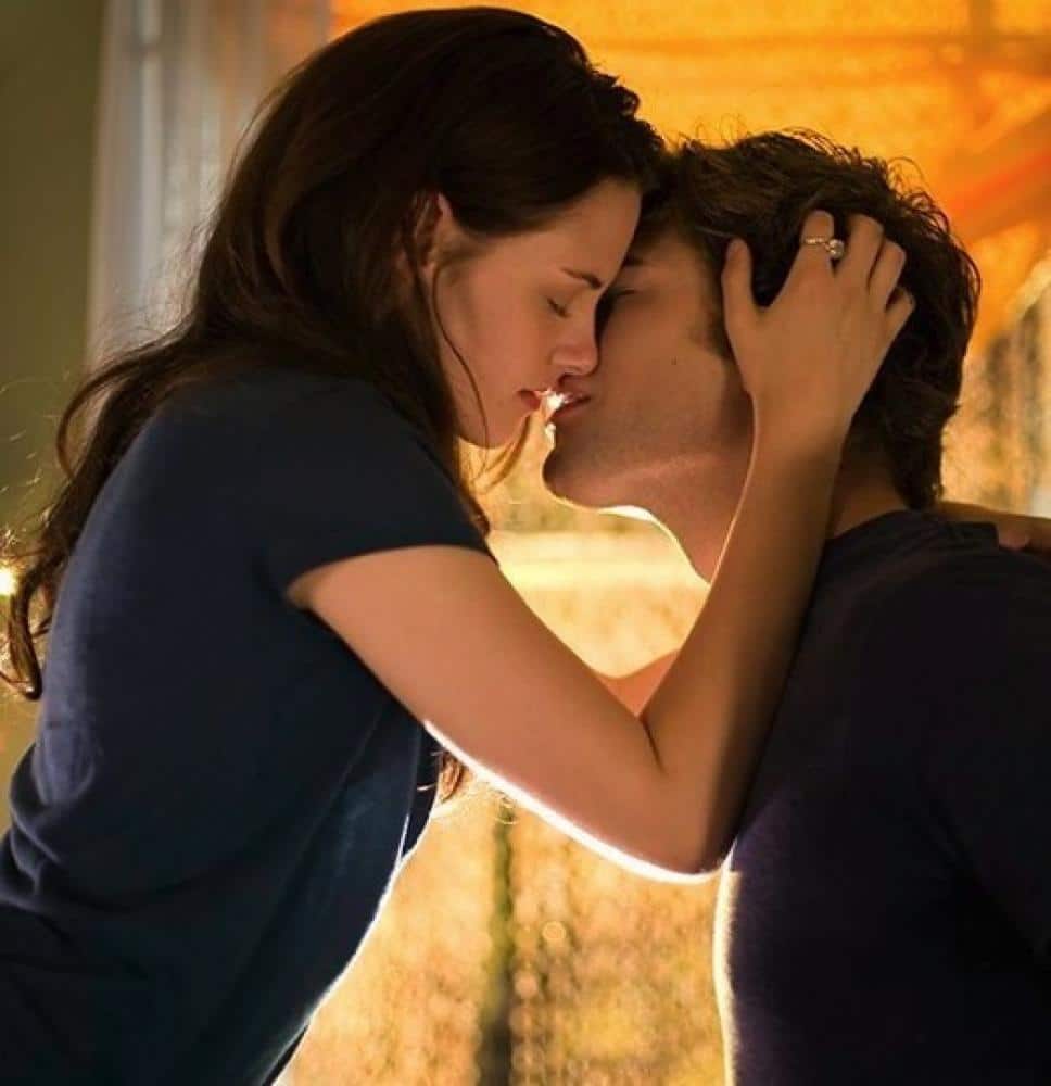Romantic Kiss for New Year's Eve - Twilight