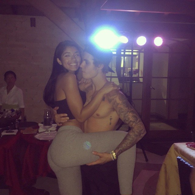 Shirtless Bieber – Justin turned 21 and he celebrated it in his own way