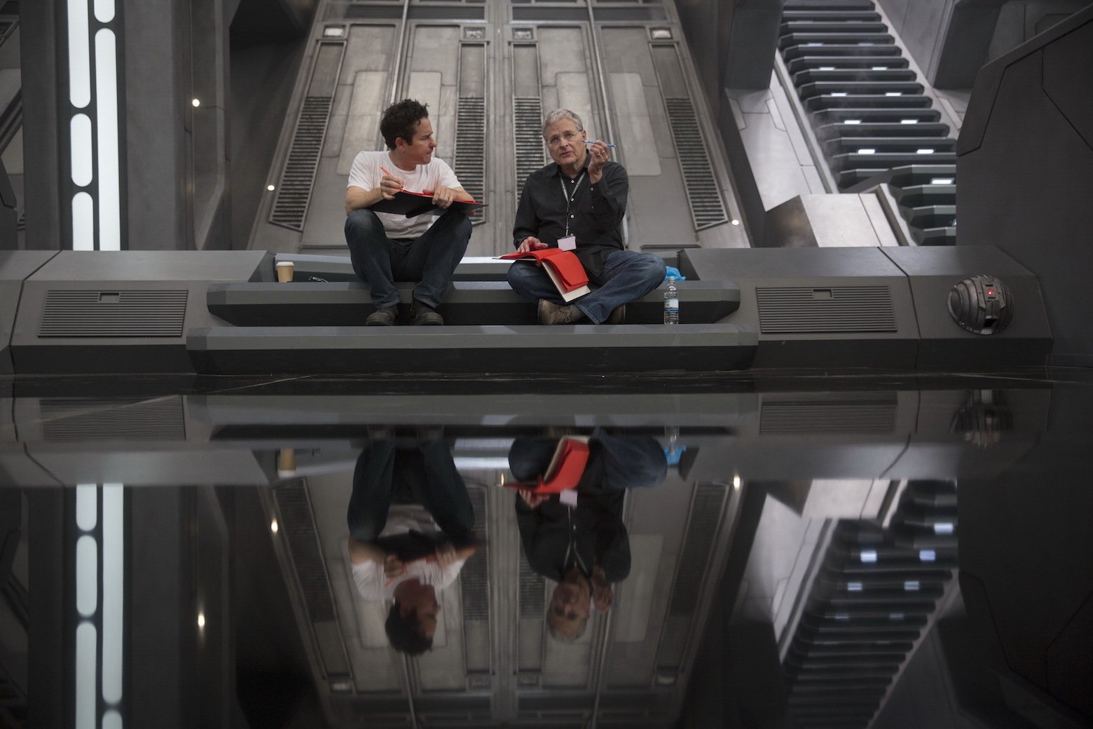Star Wars VII The Force Awakens 11 - JJ Abrams and Lawrence Kasdan on set