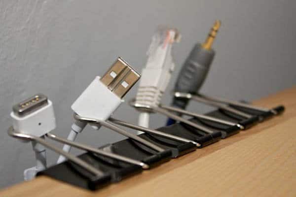 Use Paperclips to Organize Your Cables Upcycling