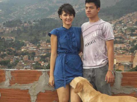 WTF! What the hell this dog is doing Funny Photobombs